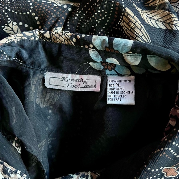 Keneth Too! Sheer Floral Petites Top - Picture 4 of 8